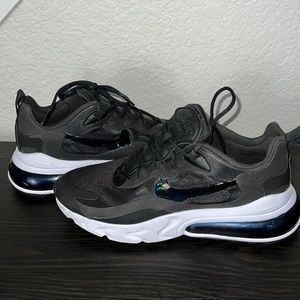 Women’s Nike AirMax 270 react size 7